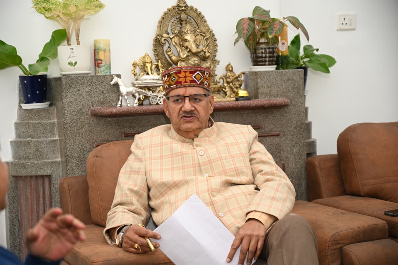 ग्राम्य विकास विभाग की समीक्षा करते ग्राम्य विकास मंत्री गणेश जोशी, उत्तराखण्ड में ढ़ाई लाख से अधिक बहनें बनी लखपति दीदी