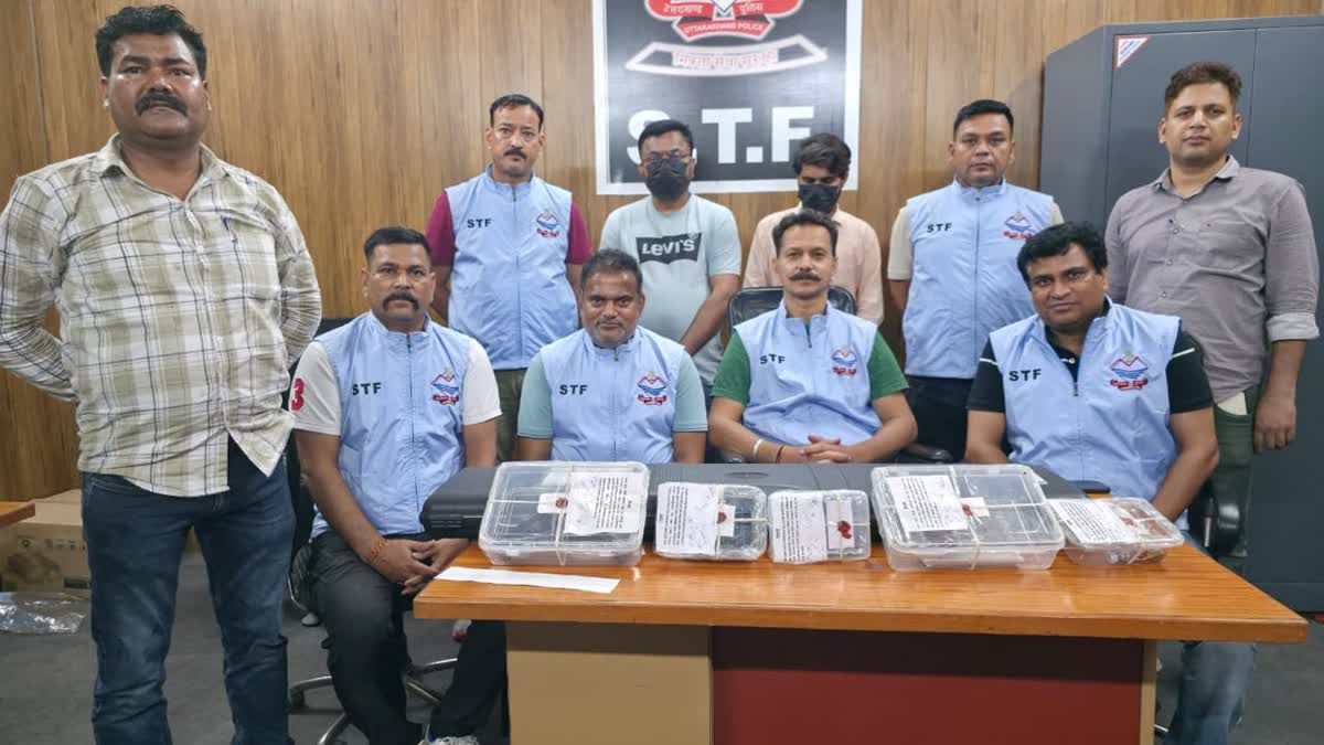 उत्तराखंड STF ने किया फर्जी शस्त्र लाइसेंस और अवैध हथियारों का भंडाफोड़, रुद्रपुर से दो आरोपी अरेस्ट