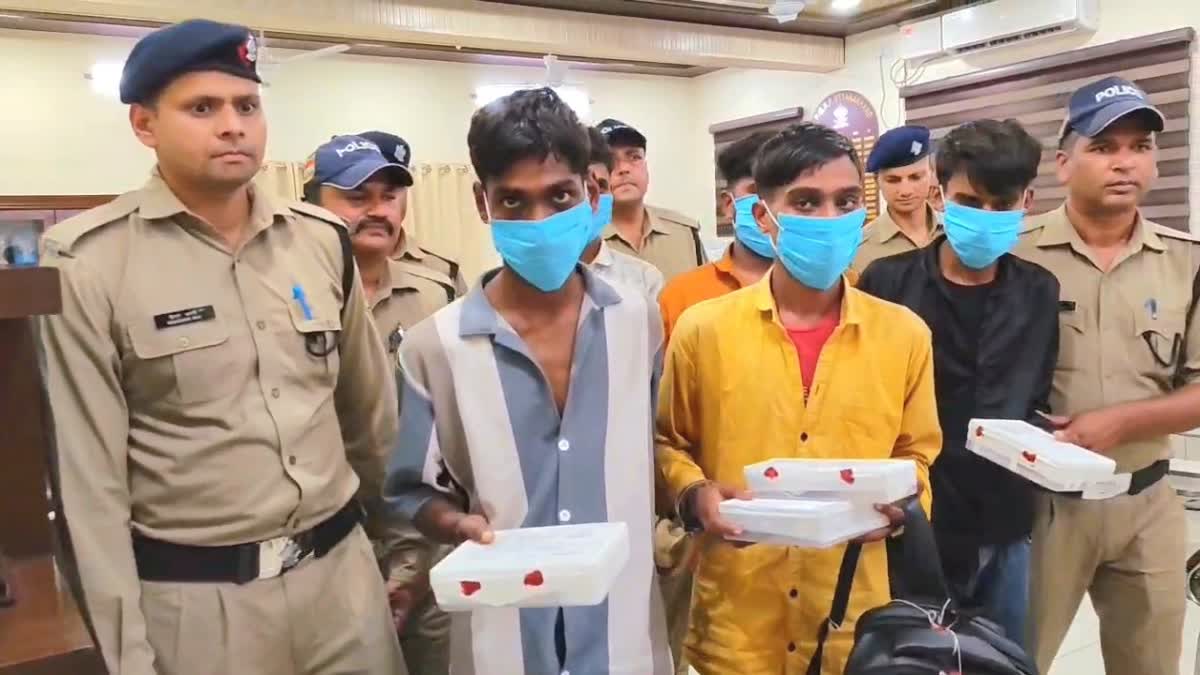 बिहार के युवकों ने हरिद्वार में बनाई गैंग, मामा को बताते थे टीटी, जनरल टिकट को एसी में बदलने का देते थे झांसा